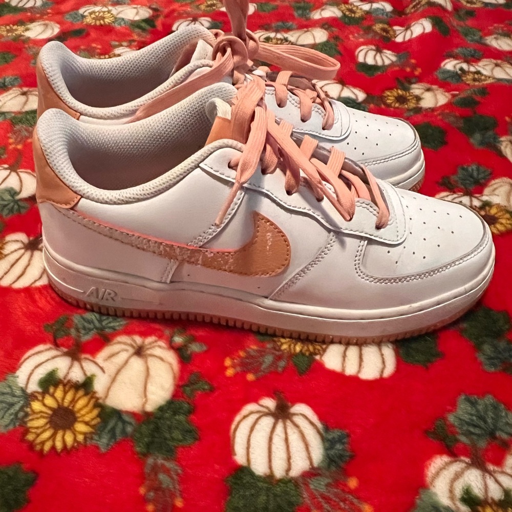 Nike White and Peach Air Sneakers